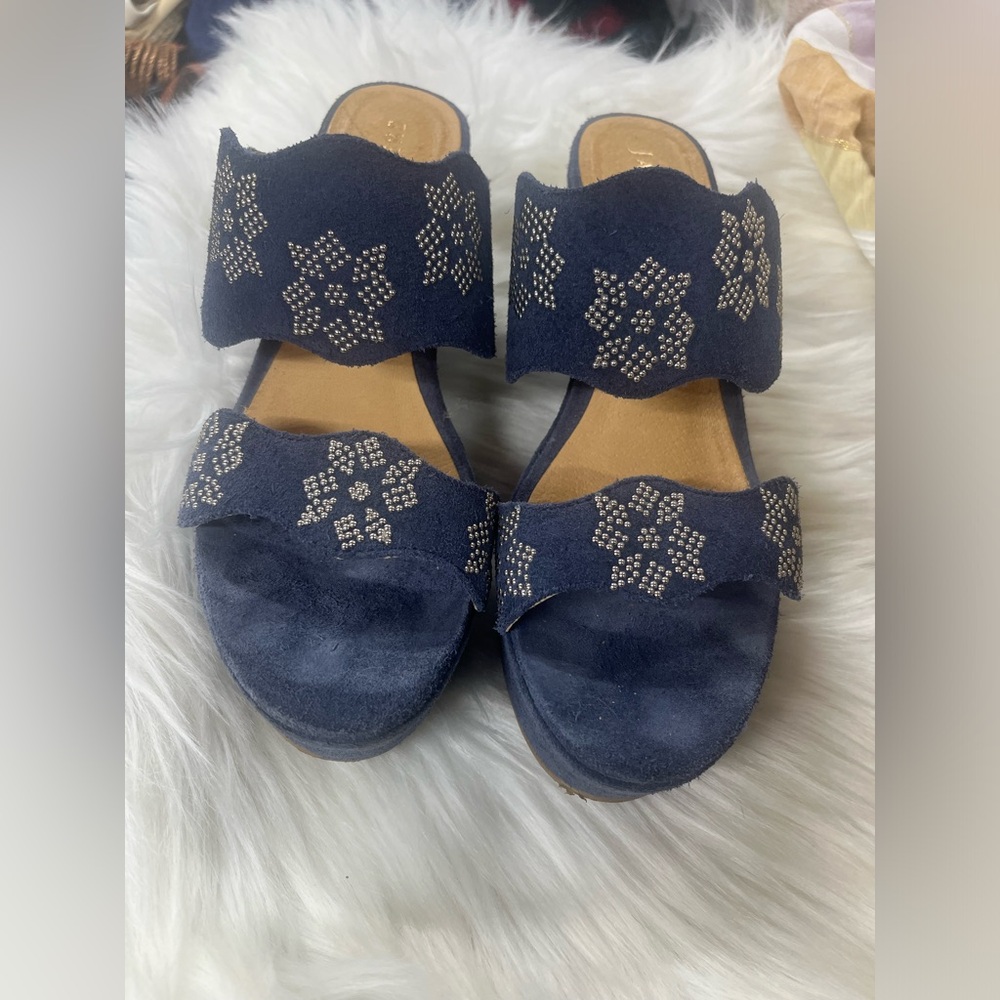 Jack Rogers Margaux Suede Studded Wedge Sandals Denim Navy Blue size 8 shoes - Picture 3 of 9